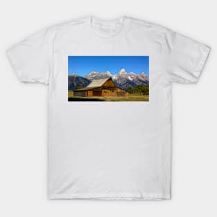 Old Barn in Mormon Row, Wyoming T-Shirt